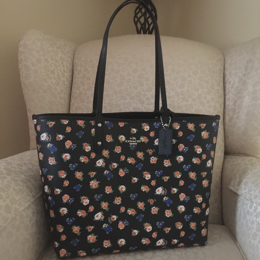 Coach Rose Meadow Reversible City Tote 👜